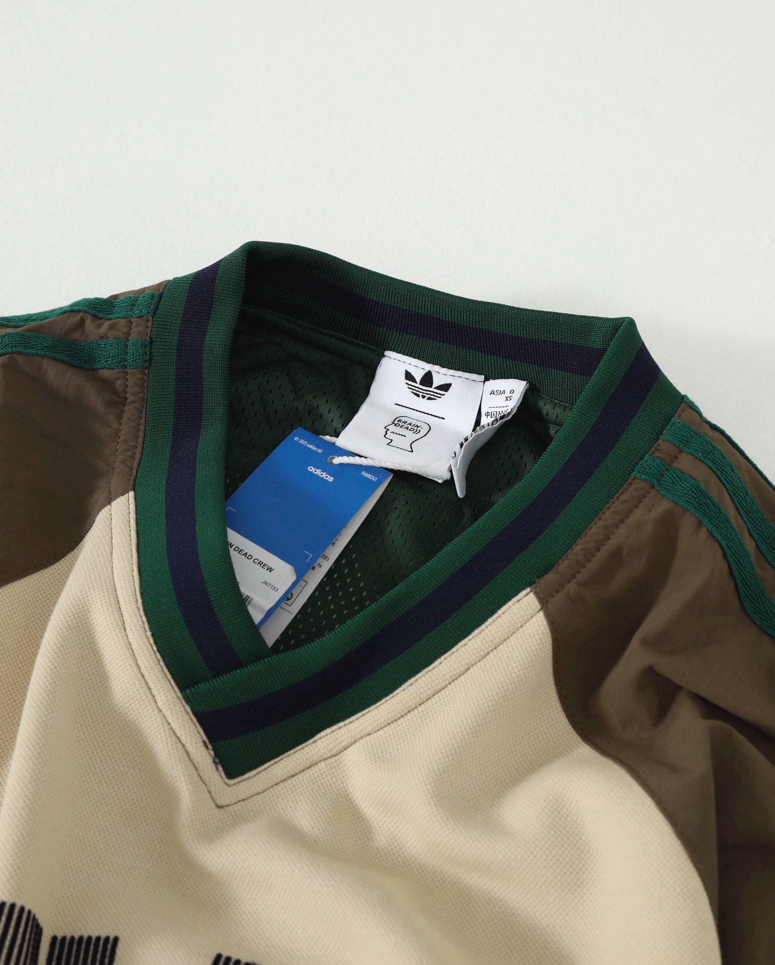 ADIDAS トレフォイル コラボ ジャケット カジュアル ブラックヘッド モデル ロゴ刺繍 ネイビー/ベージュ/オリーブ - 画像 8