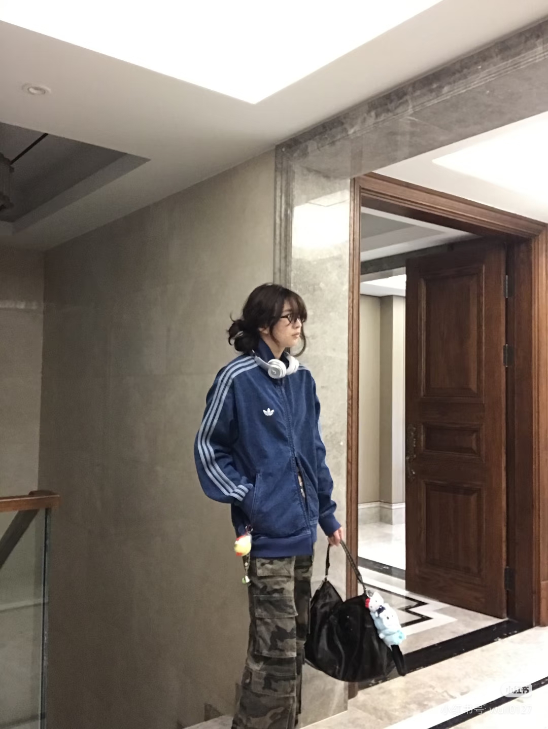 ADIDAS トレーナージャケット デニム素材 3本線デザイン カジュアル通勤 ブルーカラー - 画像 4