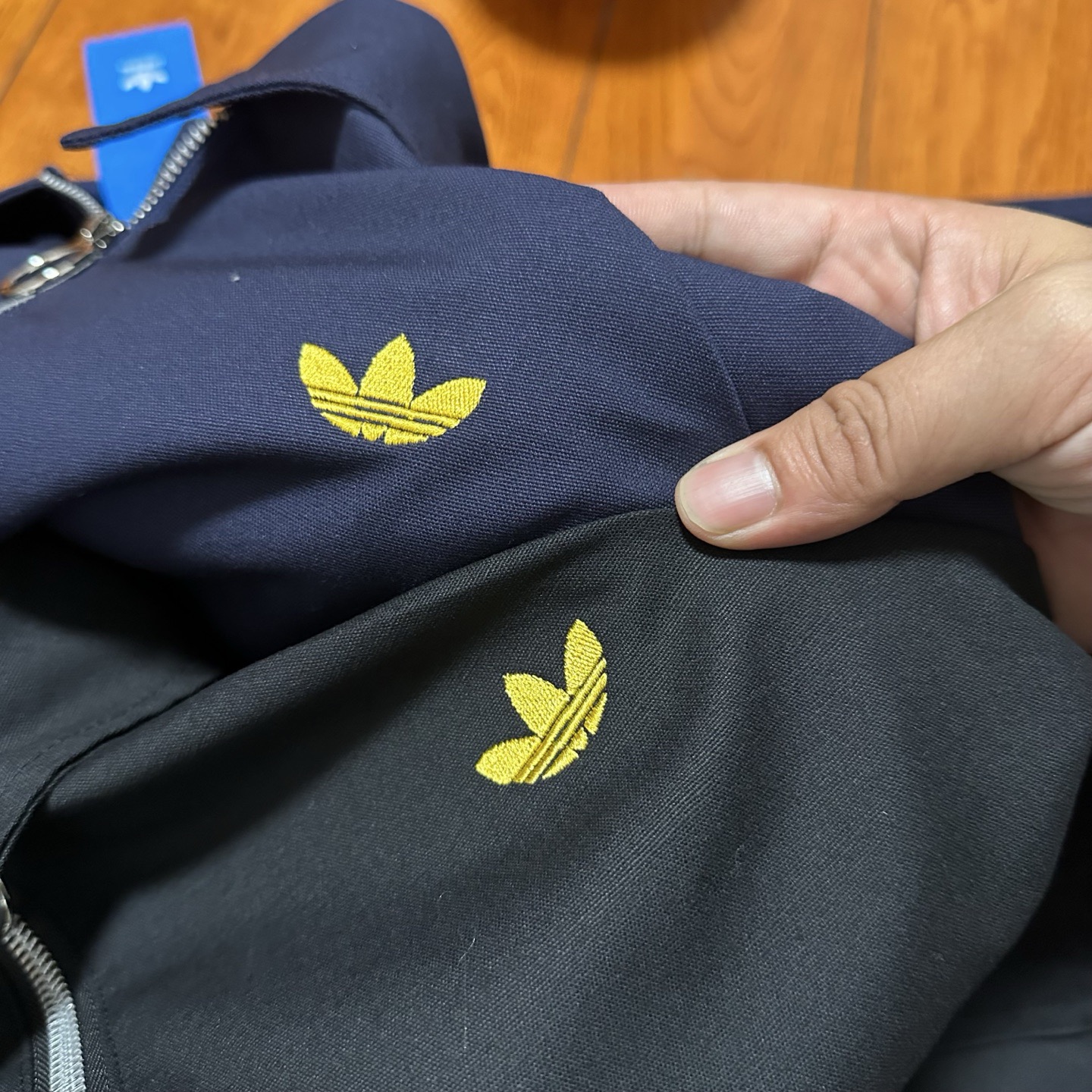 adidas ジャケット トラックジャケット 3ストライプス フロントジップ ポケット付き ブラック ネイビー ナイロン - 画像 6