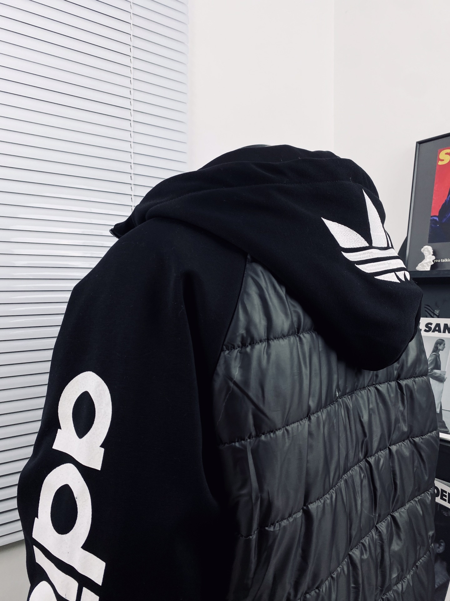 adidas ダウンベスト パーカー 2WAY フード付き ブラック/ブラック - 画像 6