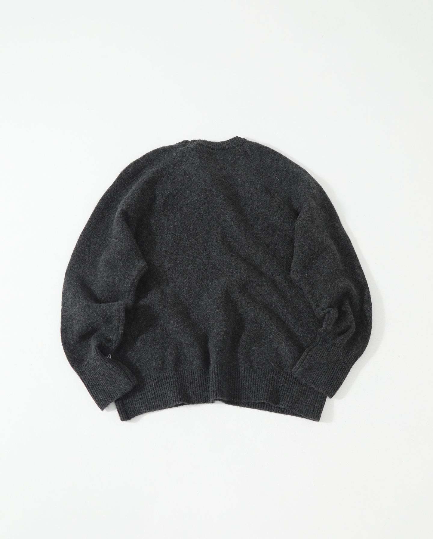 ADIDAS セーター ロゴ刺繍 オーバーサイズ ブラック ネイビー レザー調編み込み パッチワークデザイン カジュアル 通勤 2色展開 - 画像 3