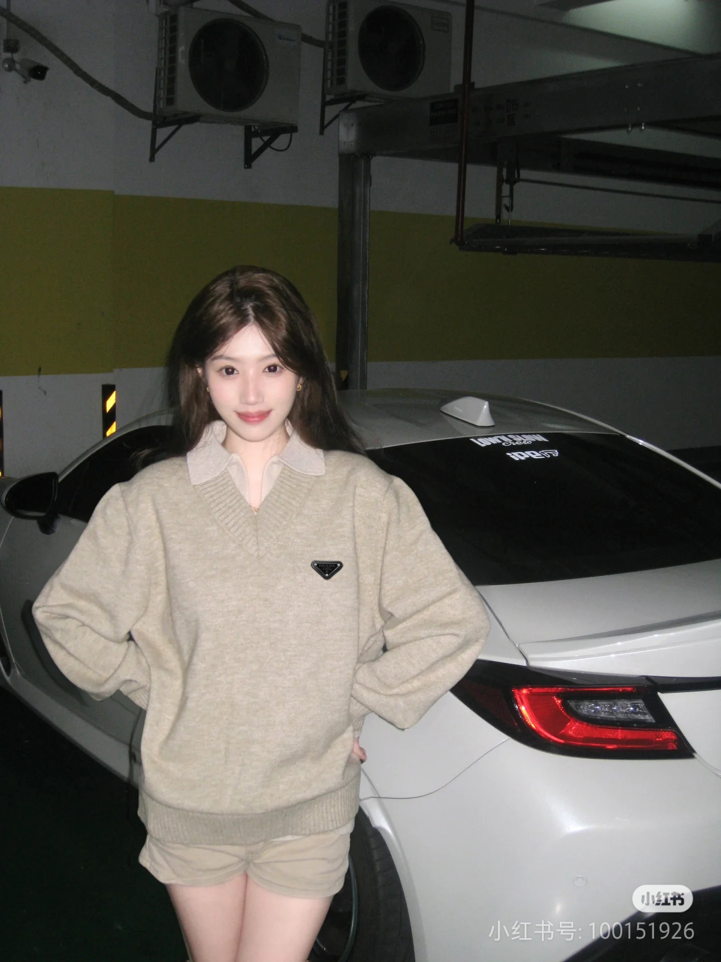 PRADA ニット セーター ポロネック ミニロゴ刺繍 上質デザイン ブラック/グレー/ベージュ レザー調タグ付き - 画像 3