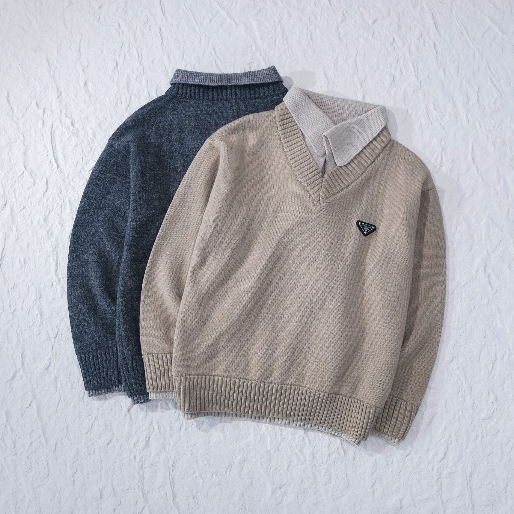 PRADA ニット ジャケット ロゴパッチ付 ポロカラー メンズ ブラック/グレー/ベージュ レザー付き - 画像 2