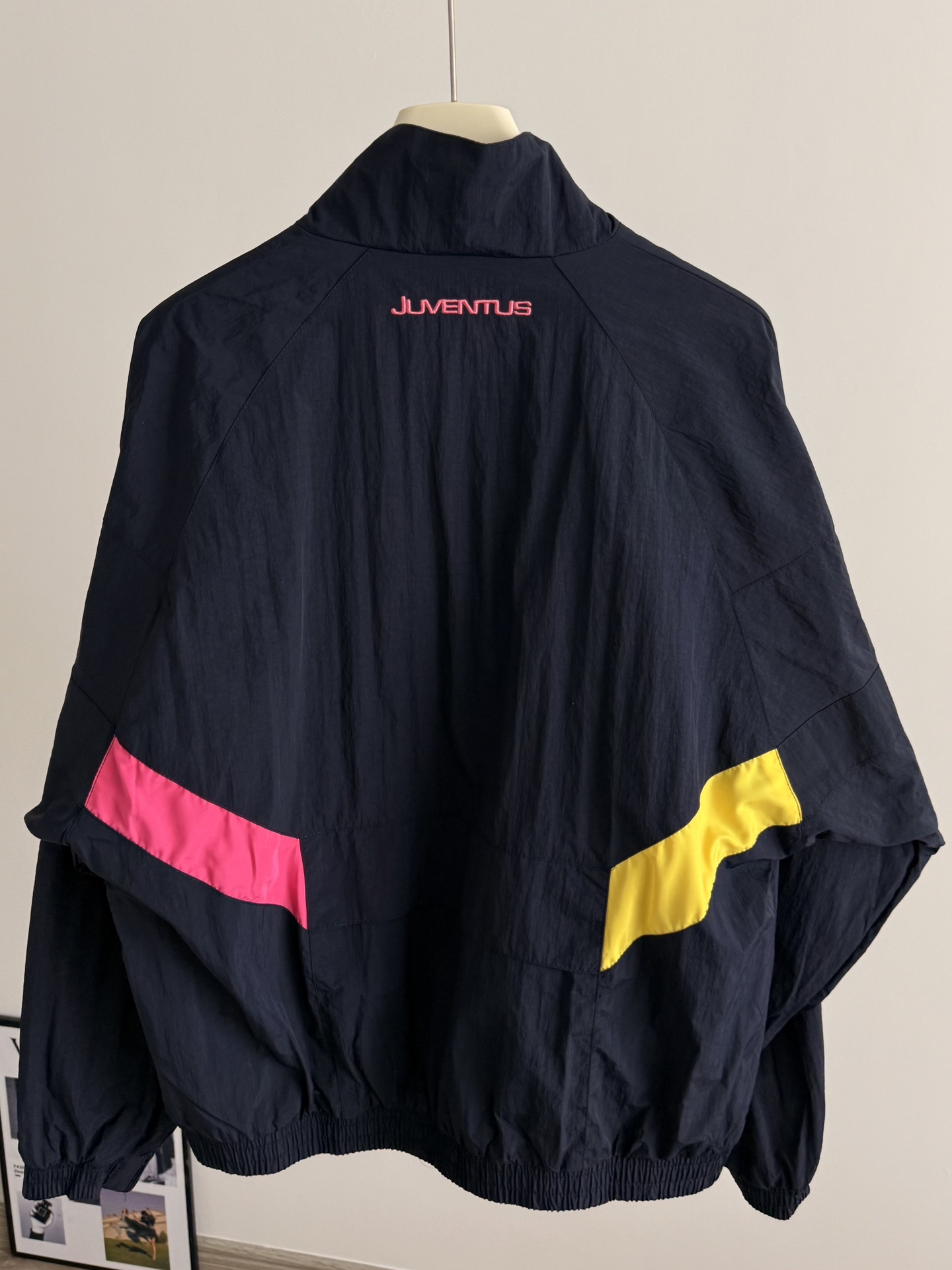 ADIDAS ジャケット リアルOG TT ジュventusコラボ ミニサイズ ネイビー/ピンク/イエロー ナイロン - 画像 6