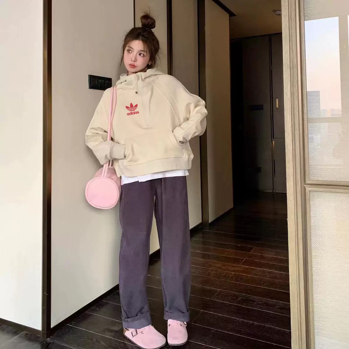 adidas トレフォイル パーカー 半ジップ フード付き カジュアル ロゴプリント ホワイト ファンシーな素材感 - 画像 5