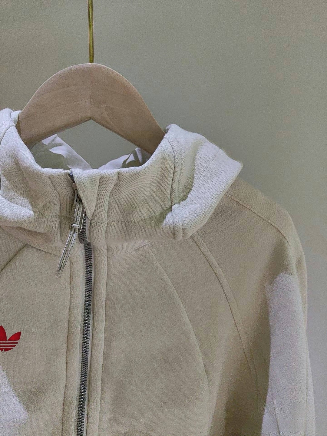 adidas トレフォイル パーカー 半ジップ フード付き カジュアル ロゴプリント ホワイト ファンシーな素材感 - 画像 8