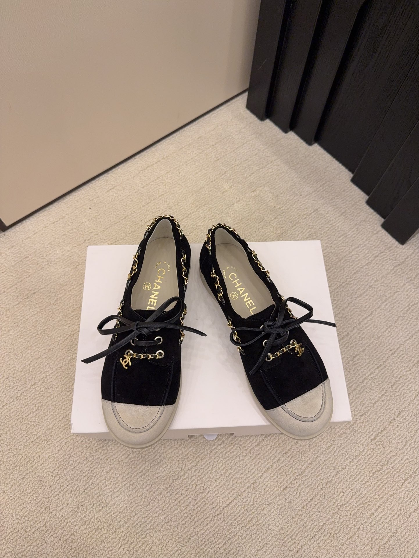シャネル シューズ レディース メンズ 兼用 シンプル スタイル 黒 2WAY チェーン デザイン 通勤 通学 カジュアル - 画像 2