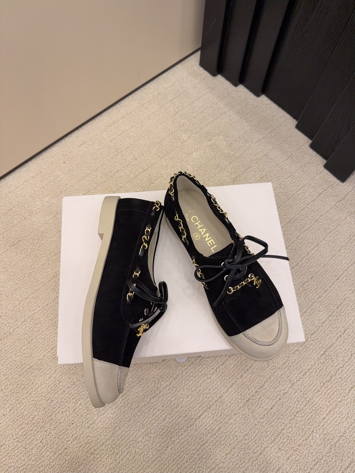 シャネル シューズ レディース メンズ 兼用 シンプル スタイル 黒 2WAY チェーン デザイン 通勤 通学 カジュアル - 画像 3