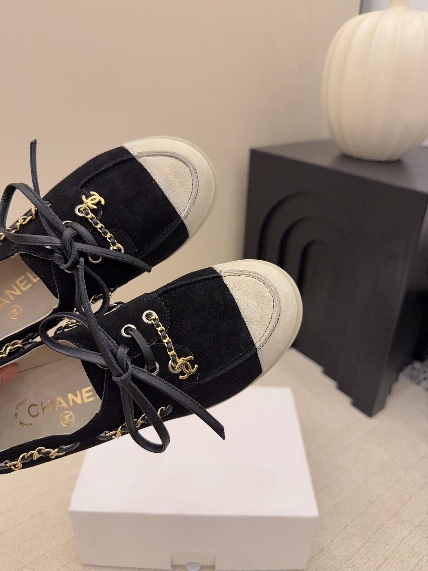 シャネル シューズ レディース メンズ 兼用 シンプル スタイル 黒 2WAY チェーン デザイン 通勤 通学 カジュアル - 画像 8