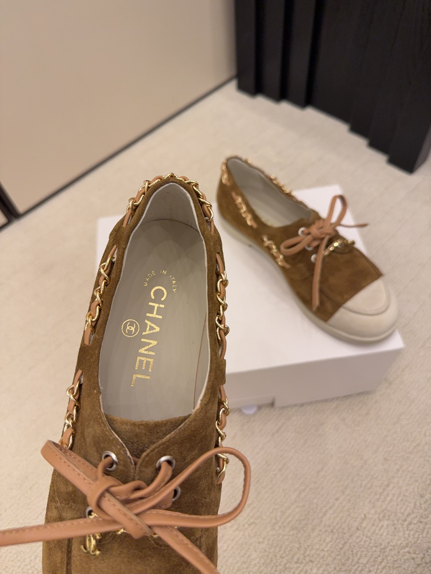 シャネル シューズ レディース メンズ 兼用 デコネイビー シンプル ブラウン 2WAY 丸洗いOK 黒 ホワイト 靴 - 画像 4