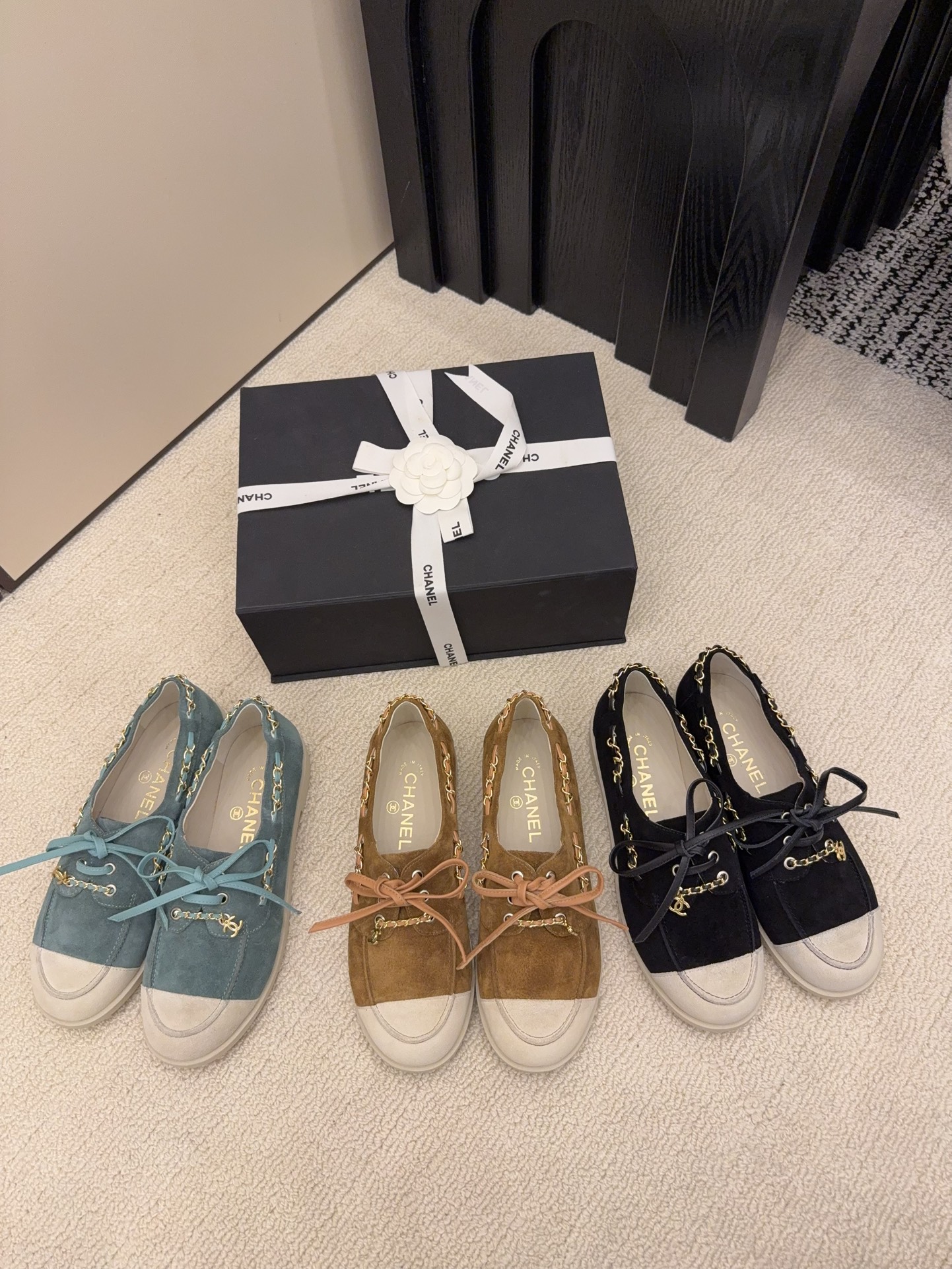 シャネル シューズ レディース メンズ 兼用 チェーン デザイン 通勤 通学 シンプル ブラック ホワイト ベージュ グリーン
