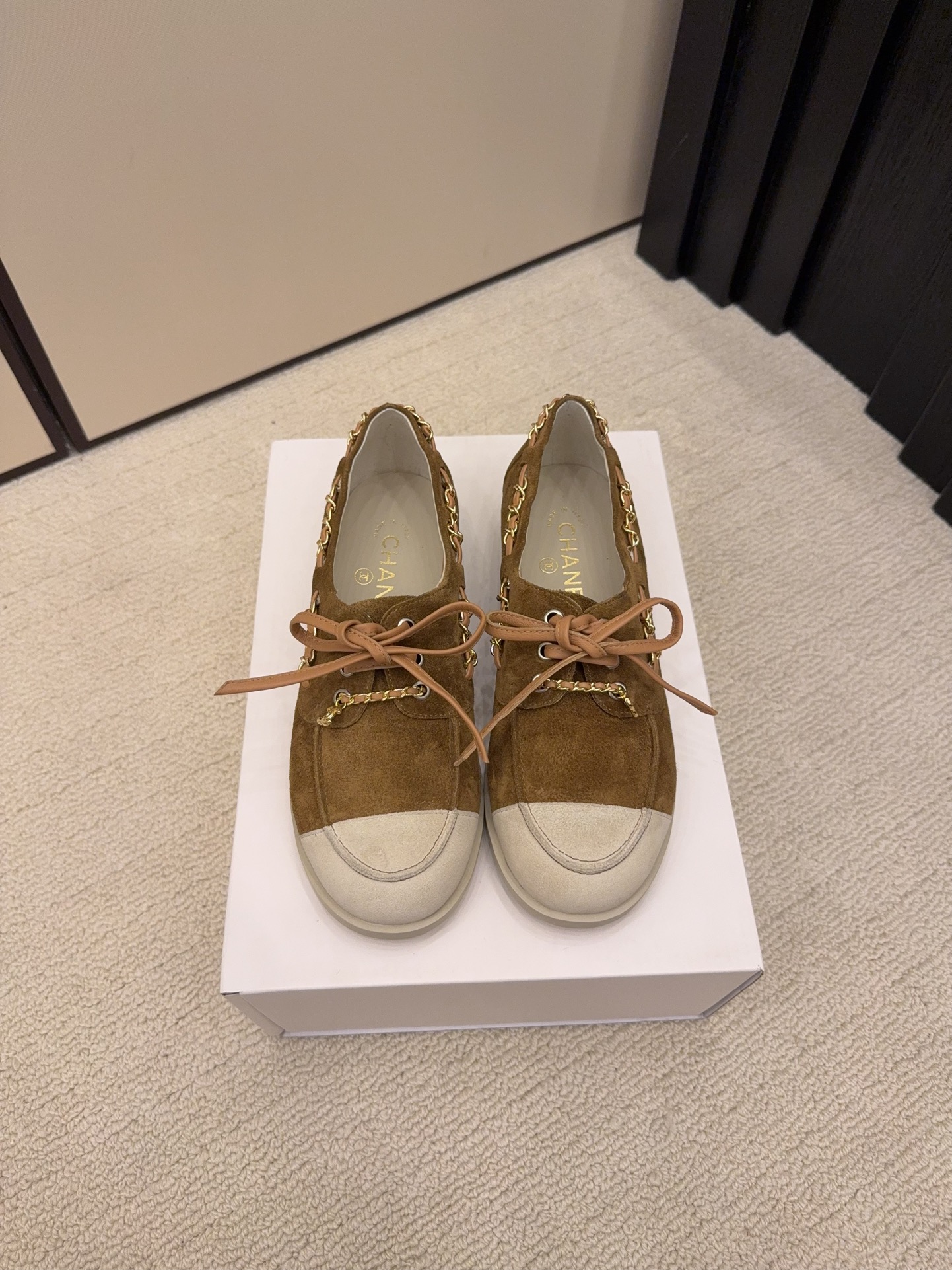 シャネル シューズ レディース メンズ兼用 A4対応 軽量 大容量 撥水 ブラウン 2WAY 通勤 通学 北欧風 シンプル 高級感 レトロ 黒 白 ベージュ 多色展開