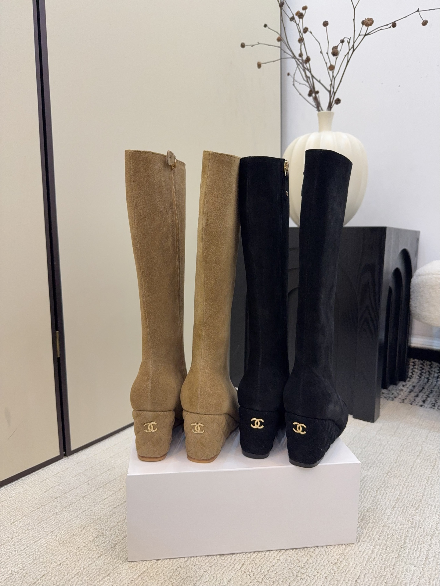 CHANEL シャネル ウエスタンブーツ 本革 軽量 通勤 黒 ベージュ 全2色