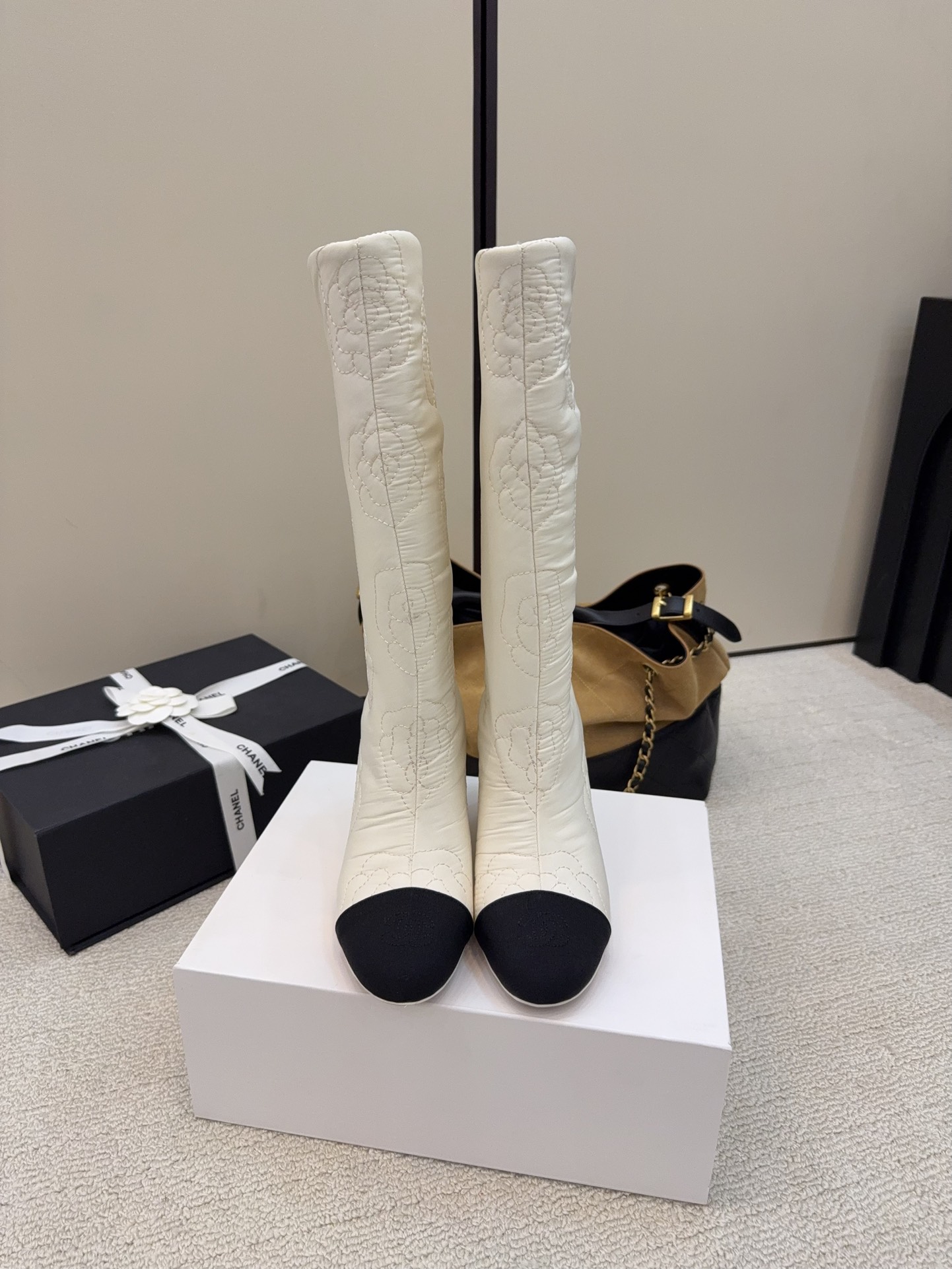 CHANEL シャネル ウェッジブーツ 本革 ロングブーツ ブラック ホワイト 36C