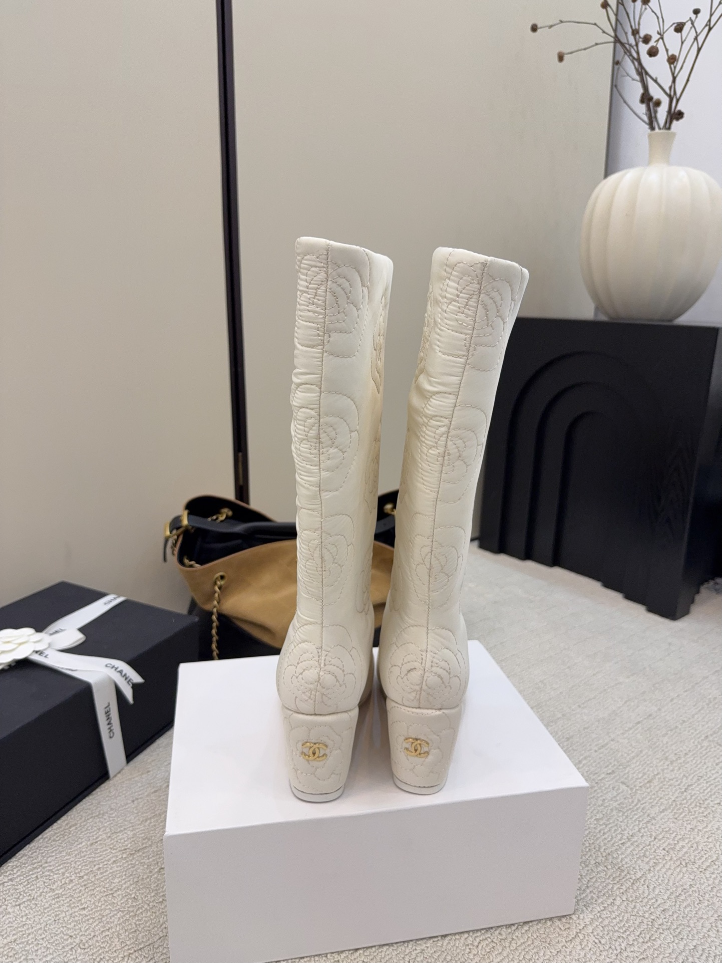 CHANEL シャネル ウェッジブーツ 本革 ロングブーツ ブラック ホワイト 36C - 画像 4