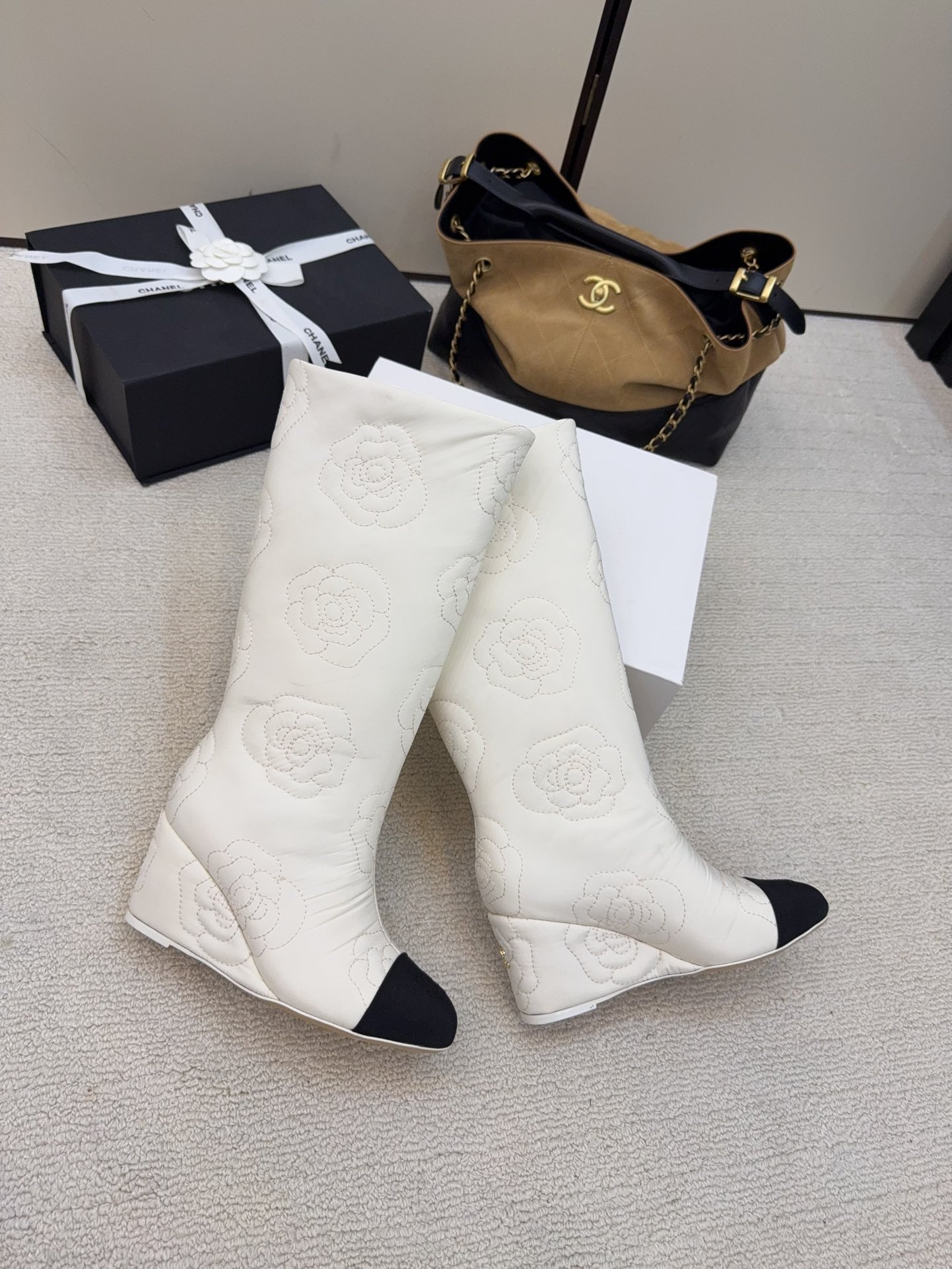 CHANEL シャネル ウェッジブーツ 本革 ロングブーツ ブラック ホワイト 36C - 画像 8