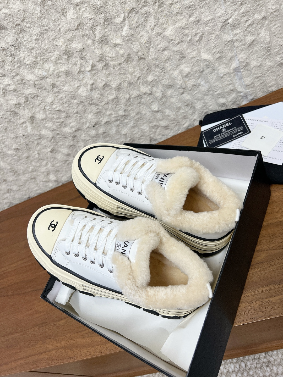 シャネル シューズ レディース メンズ 兼用 ファー付き プラットフォーム スニーカー 軽量 白 ブラック - 画像 4