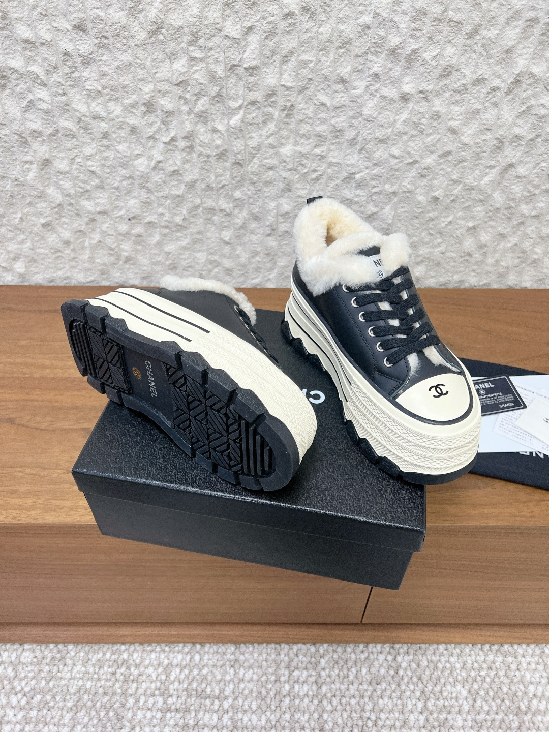 シャネル シューズ レディース メンズ 兼用 ファー付き プラットフォームスニーカー 保温 防滑 黒 インソール抜群 - 画像 3