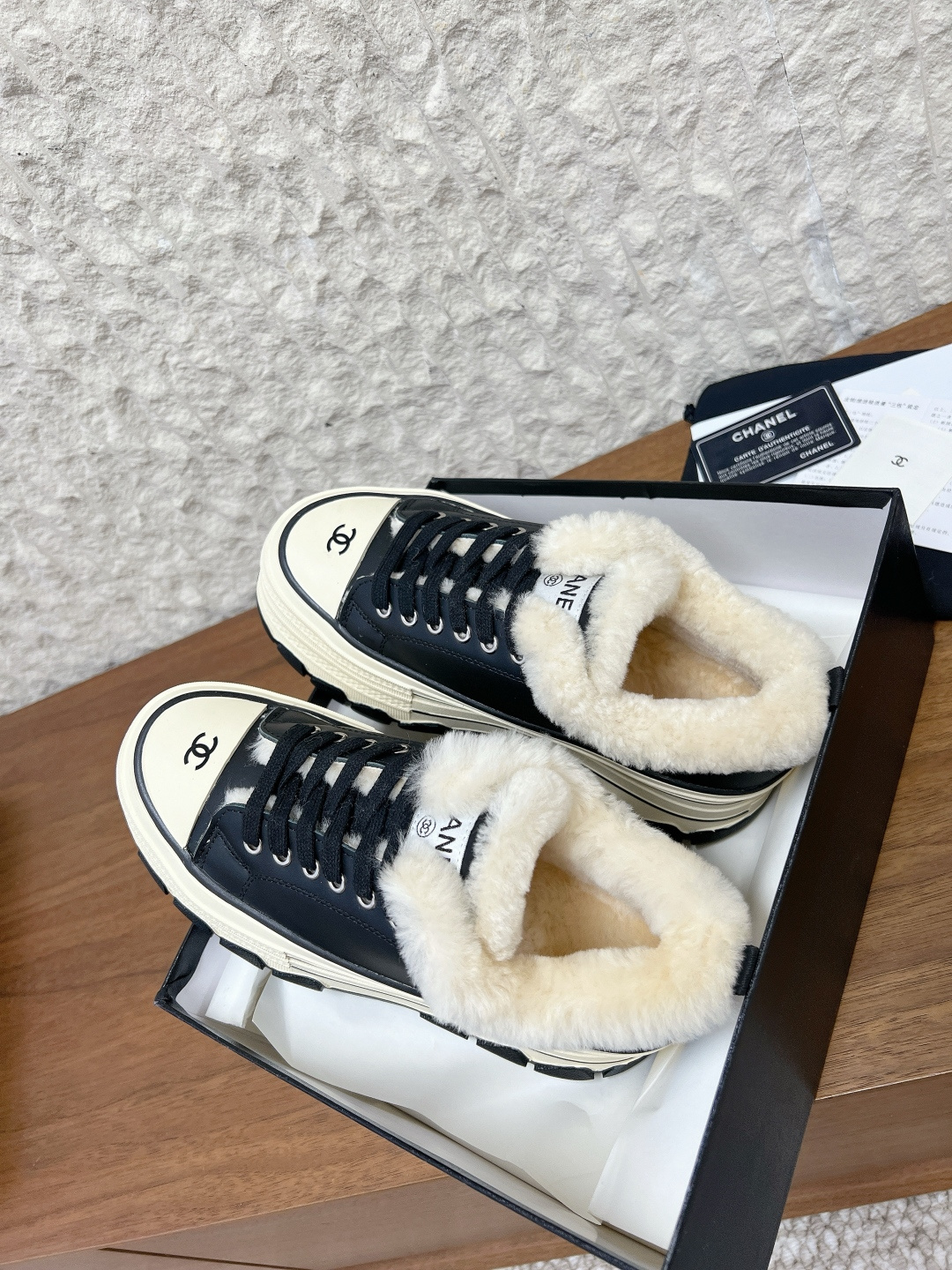 シャネル シューズ レディース メンズ 兼用 ファー付き プラットフォームスニーカー 保温 防滑 黒 インソール抜群 - 画像 4