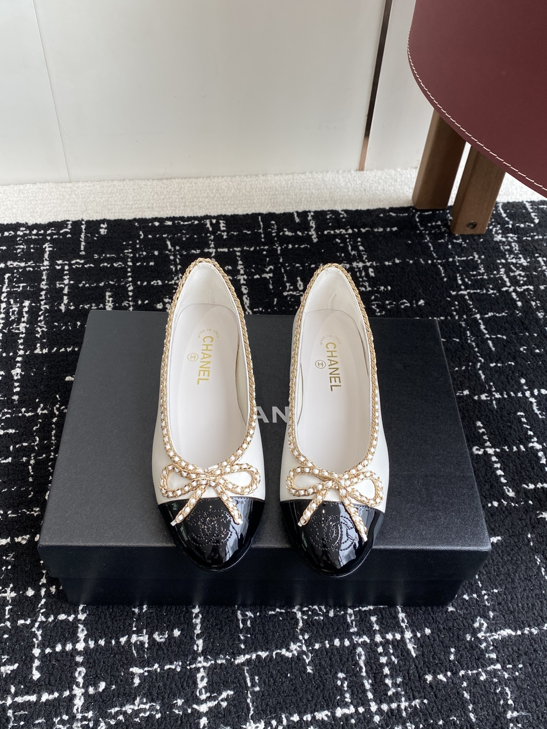 シャネル チェーン フラット レディース メンズ 兼用 通勤 通学 ファッション 白 黒 2色展開