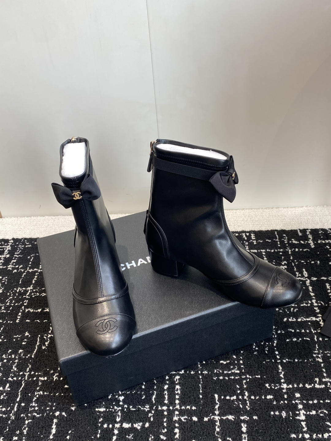 シャネル シューズ ブーツ レディース メンズ兼用 通勤 通学 軽量 撥水 ブラック 36C - 画像 4