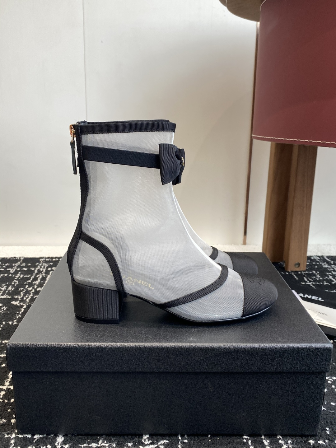 CHANEL シャネル フラットシューズ 本革 軽量 ファッション ブラック - 画像 2