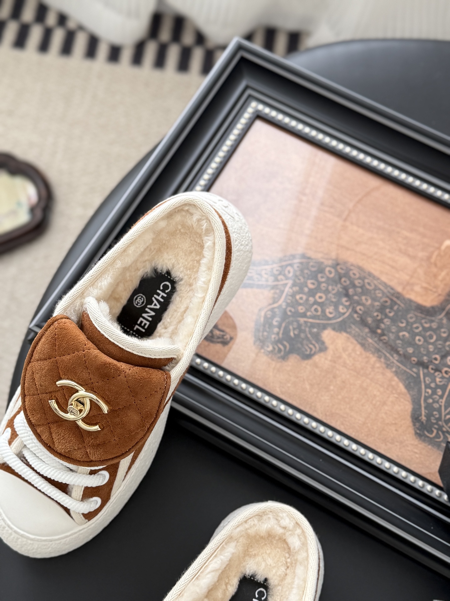 CHANEL シューズ レディース メンズ 兼用 フラットシューズ シューズ ベージュ 通勤 通学 保温 2WAY シンプル あたたかい 靴 かわいい おしゃれ ブランド 本革 細かい加工 送料無料 - 画像 8