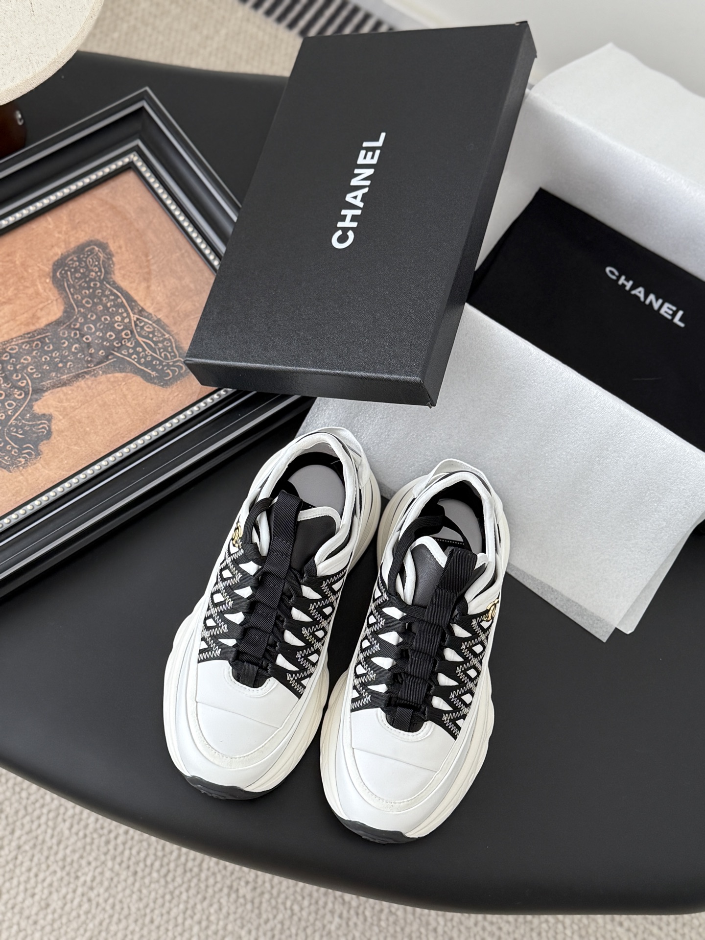 シャネル ロゴ ローファー レディース メンズ 兼用 黒 白 高級感 スニーカー 通勤 通学 35 60