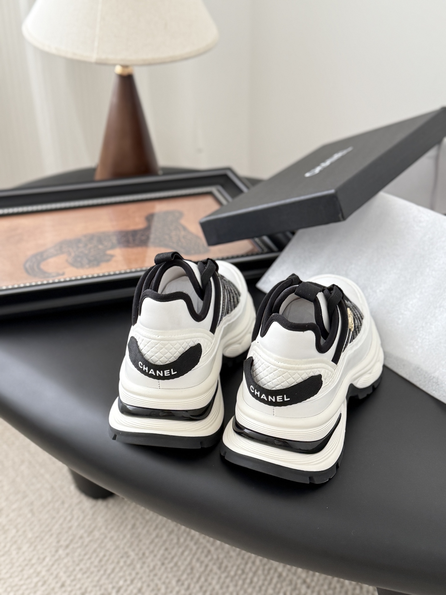 シャネル ロゴスニーカー レディース メンズ 兼用 軽量 通勤 通学 ブラック ホワイト シューズ 38-42 黒 白 - 画像 3