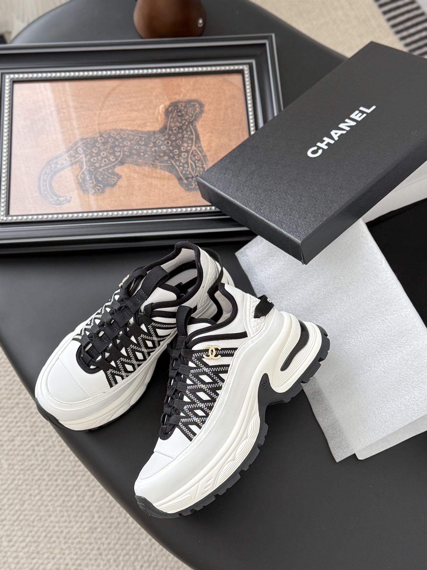 シャネル ロゴスニーカー レディース メンズ 兼用 軽量 通勤 通学 ブラック ホワイト シューズ 38-42 黒 白 - 画像 4