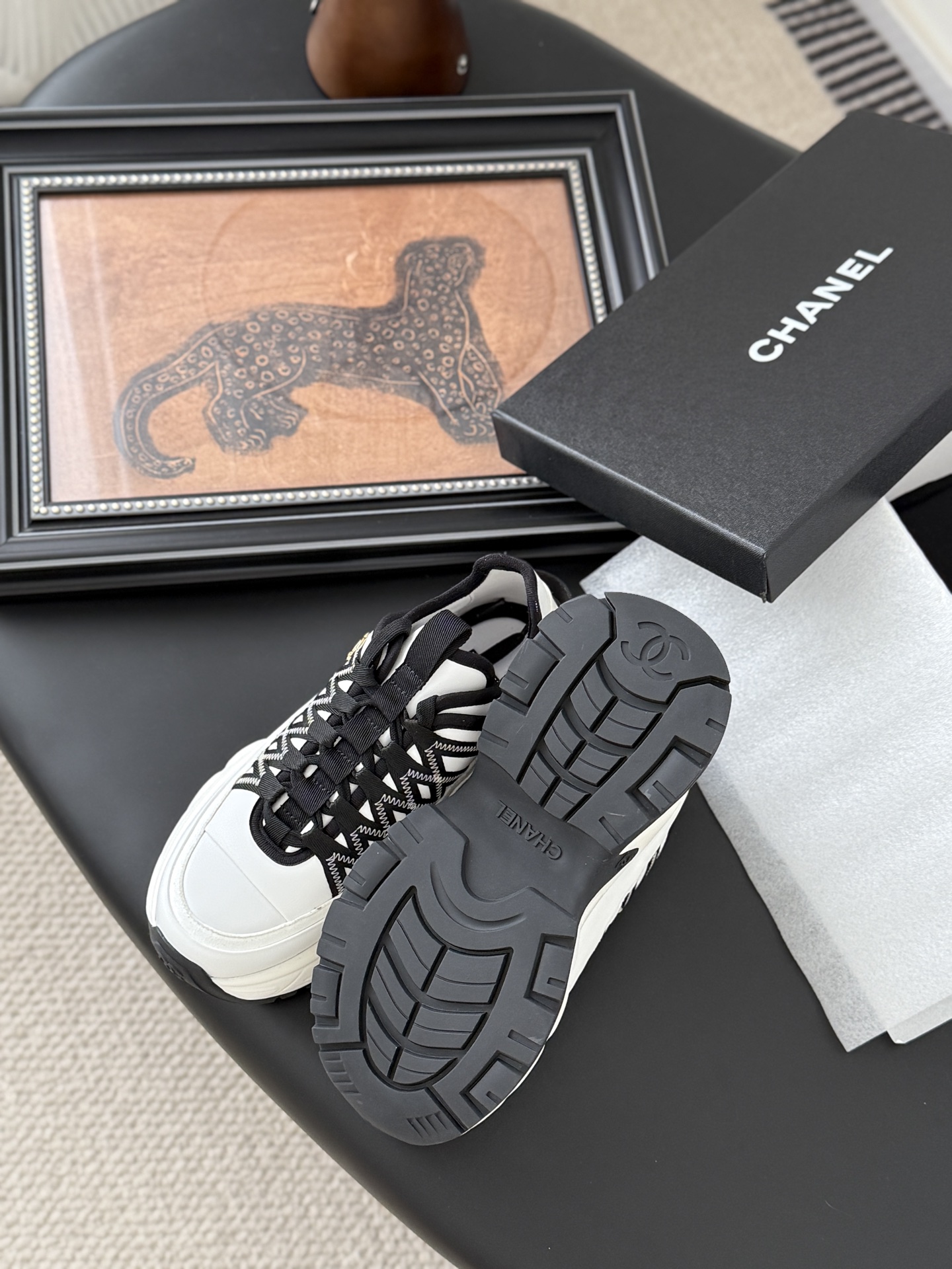 シャネル ロゴスニーカー レディース メンズ 兼用 軽量 通勤 通学 ブラック ホワイト シューズ 38-42 黒 白 - 画像 5