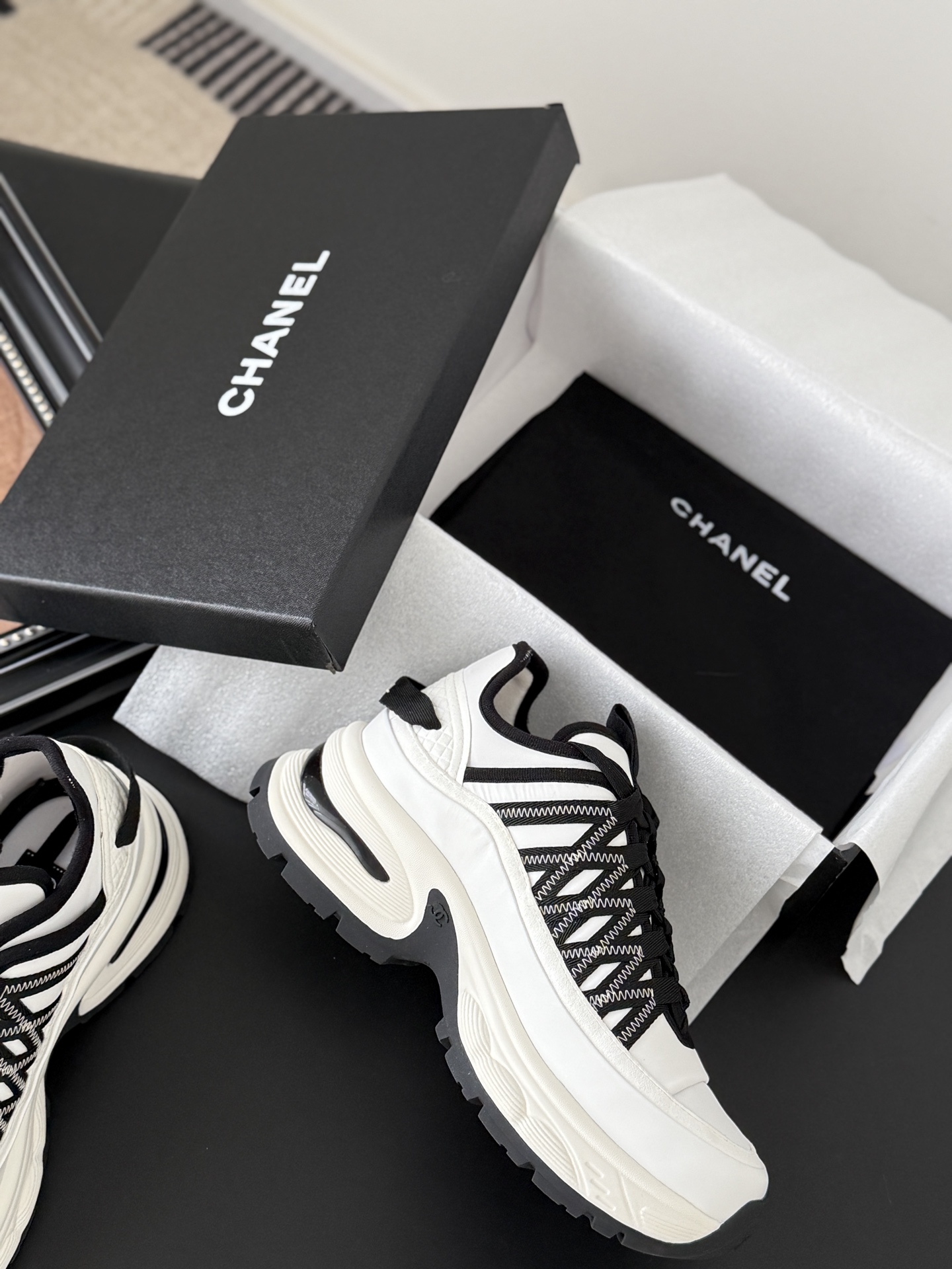シャネル ロゴスニーカー レディース メンズ 兼用 軽量 通勤 通学 ブラック ホワイト シューズ 38-42 黒 白 - 画像 6