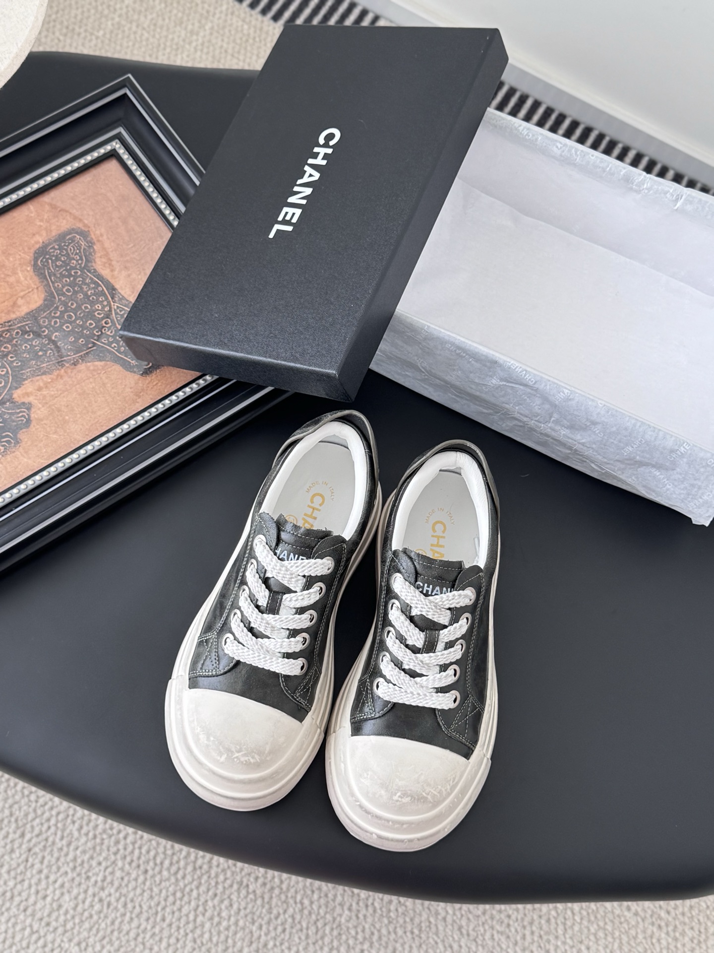 シャネル シューズ レディース メンズ 兼用 通勤 通学 シンプル 黒 白 2WAY
