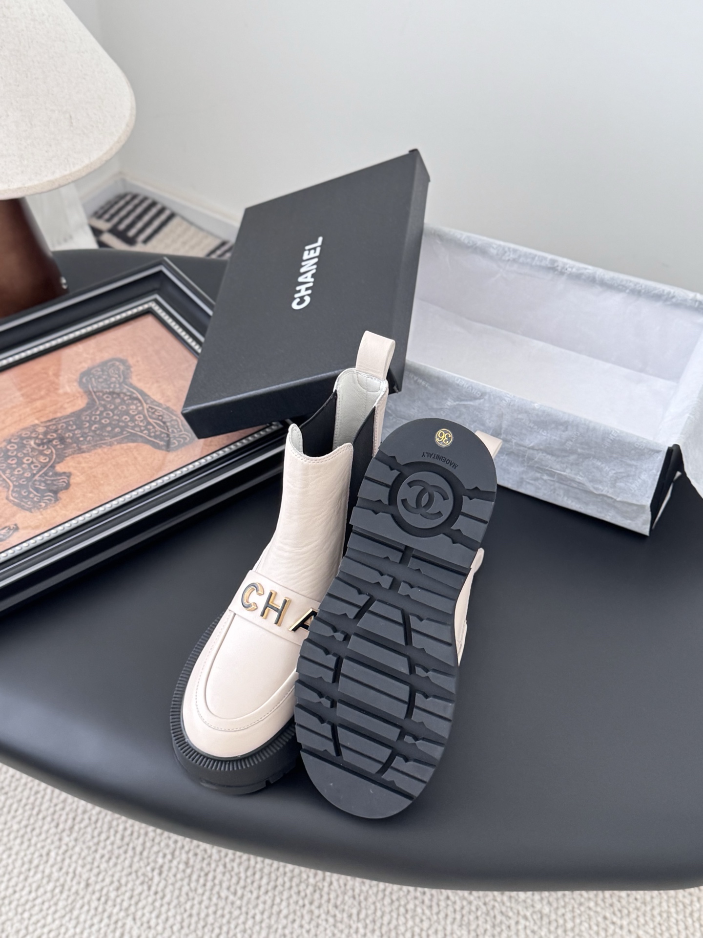 CHANEL シャネル チャネルブーツ フラットシューズ 本革 通勤 ブラック ホワイト 全2色 - 画像 4