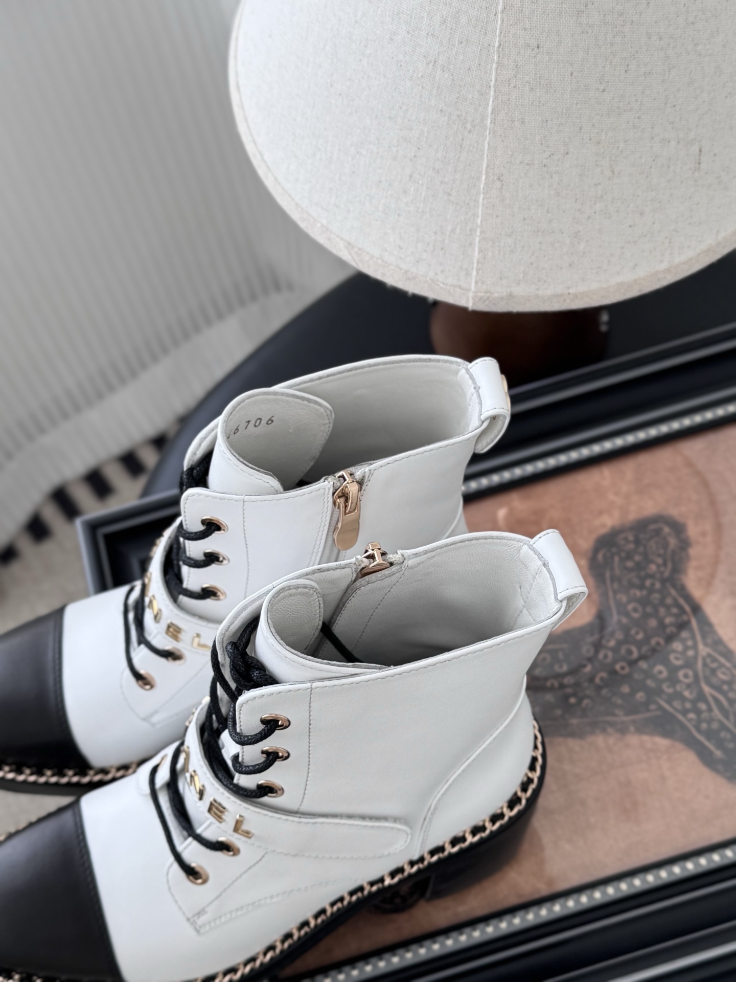 シャネル シューズ レディース メンズ 兼用 ブーツ ブラック ホワイト シンプル 通勤 通学 2WAY サイドジップ ファッション ブーツ 36 37 38 39 40 41 42 - 画像 8