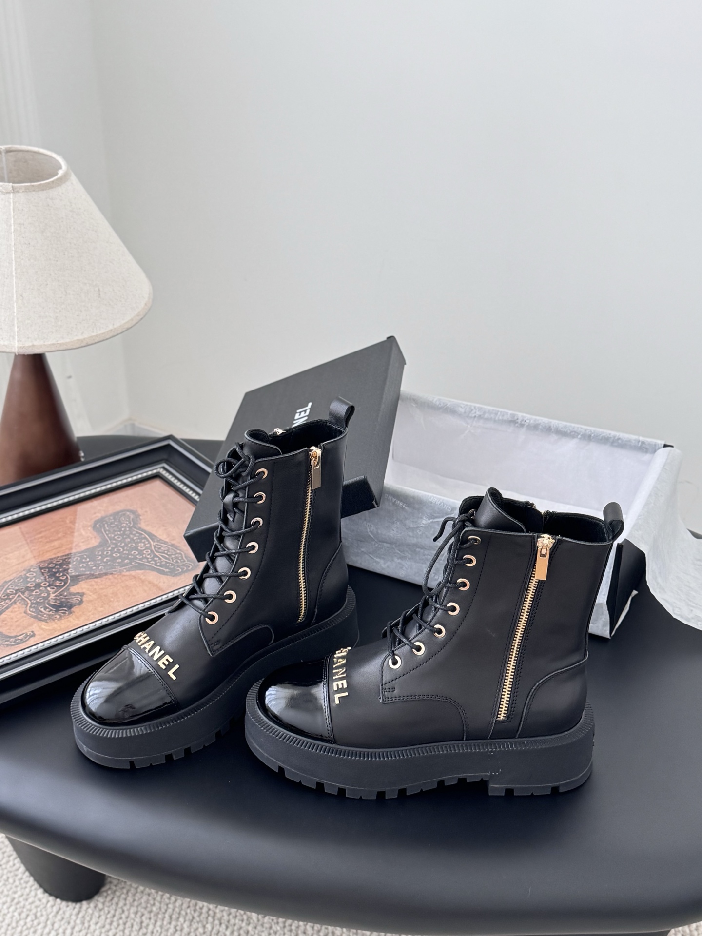 CHANEL シャネル ブーツ レディース メンズ 兼用 通勤 通学 高級感 黒 - 画像 2