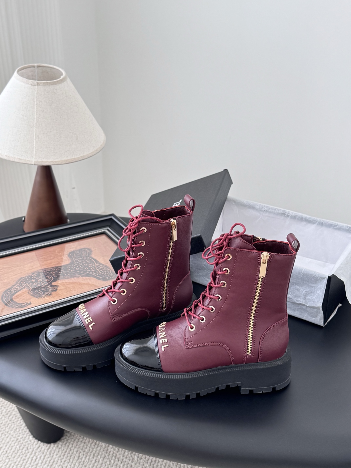 CHANEL シャネル ブーツ 本革 フラットシューズ 通勤 ブラック マルーン 全2色 - 画像 2