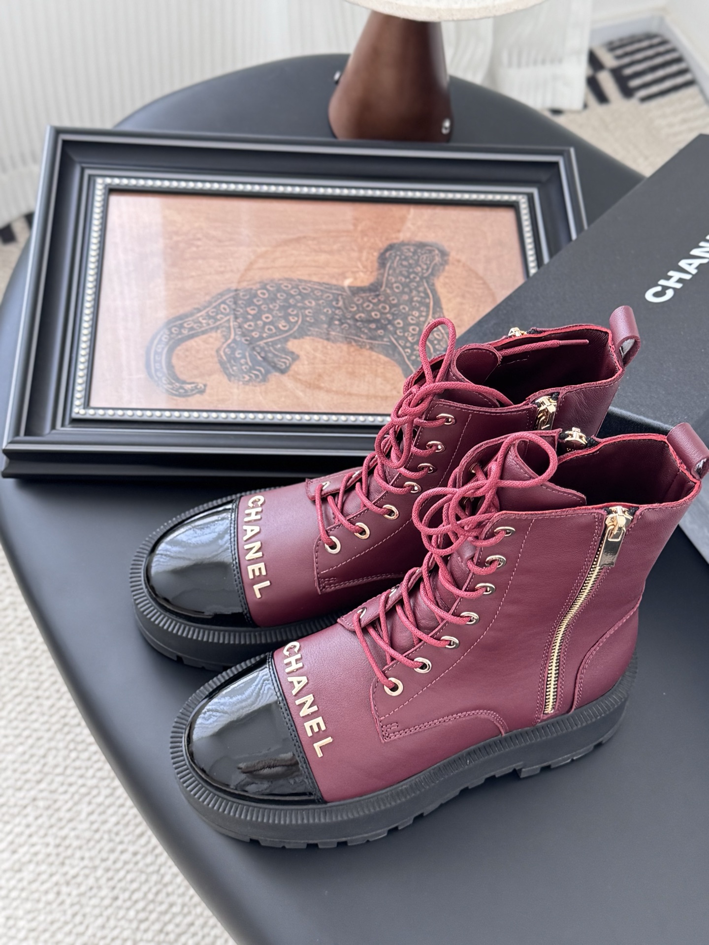 CHANEL シャネル ブーツ 本革 フラットシューズ 通勤 ブラック マルーン 全2色 - 画像 5