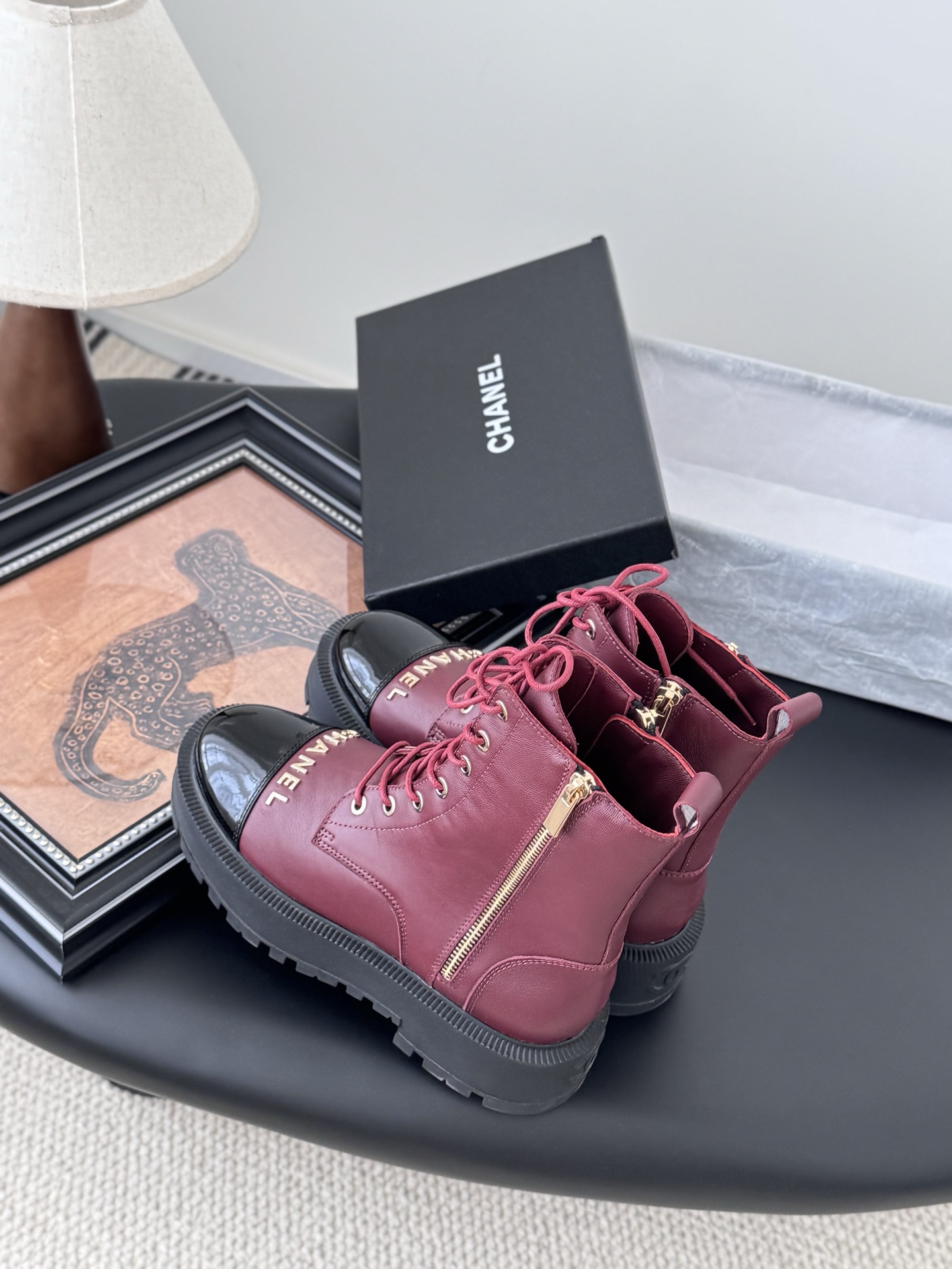 CHANEL シャネル ブーツ 本革 フラットシューズ 通勤 ブラック マルーン 全2色 - 画像 7