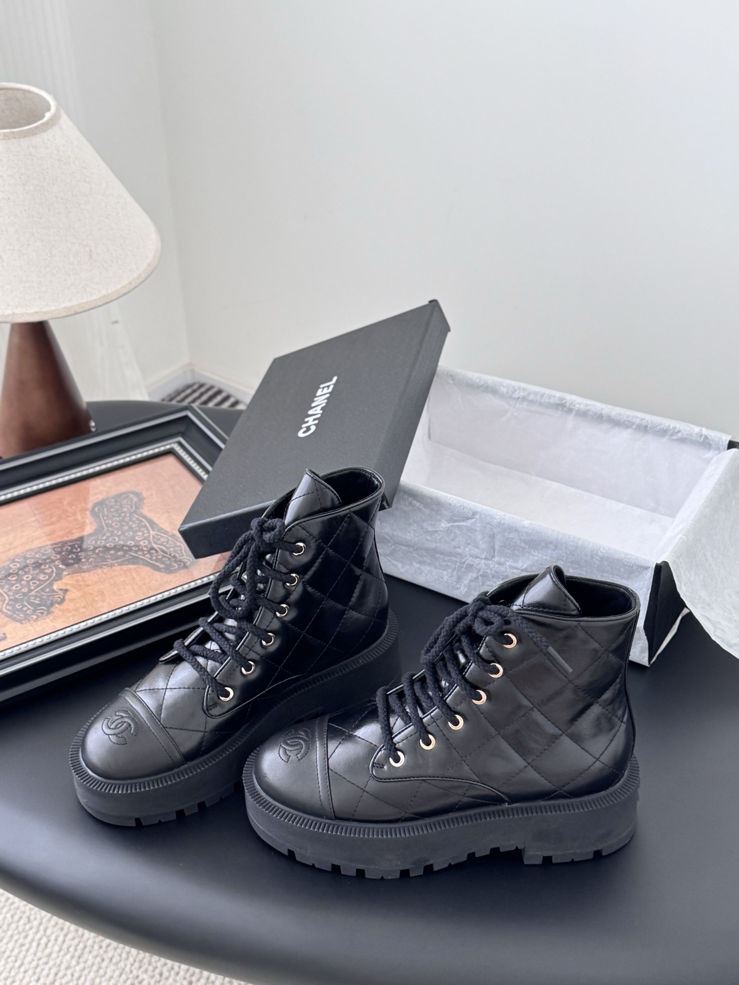 シャネル チェーンブーツ レディース メンズ 兼用 ブーツ 黒 軽量 通勤 通学 高級感 撥水 丸洗いOK - 画像 2