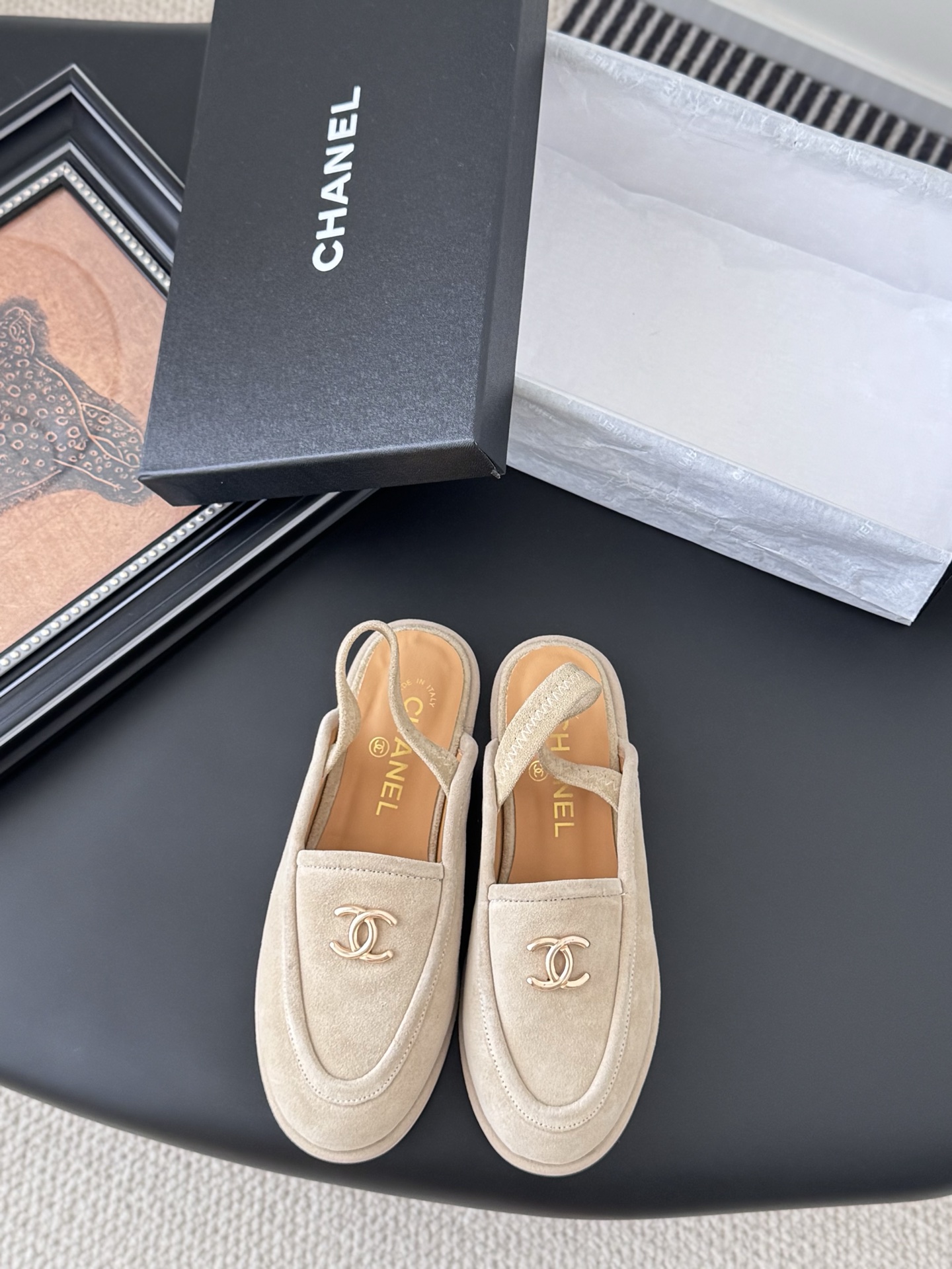 CHANEL シューズ ローファー レディース メンズ 兼用 通勤 通学 シンプル ベージュ