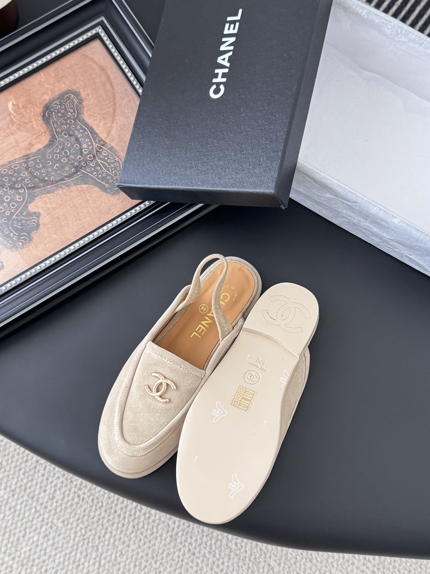 CHANEL シューズ ローファー レディース メンズ 兼用 通勤 通学 シンプル ベージュ - 画像 4