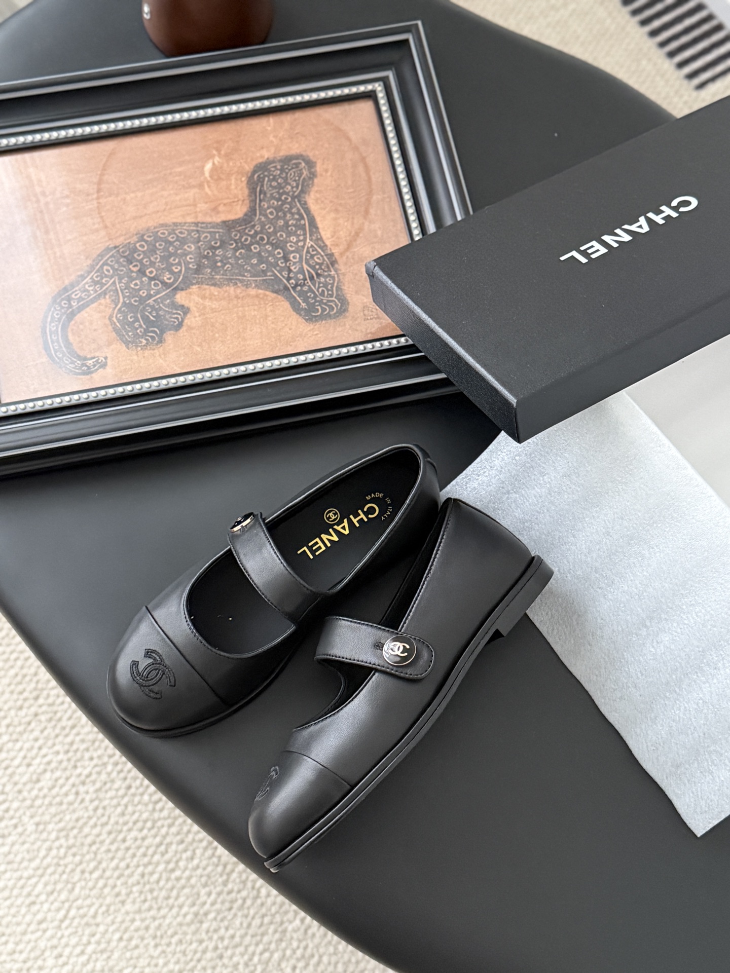 シャネル チェーンスタイル マリージェーン 黒 レディース メンズ 兼用 通勤 通学 シンプル 高級感 黒 - 画像 4