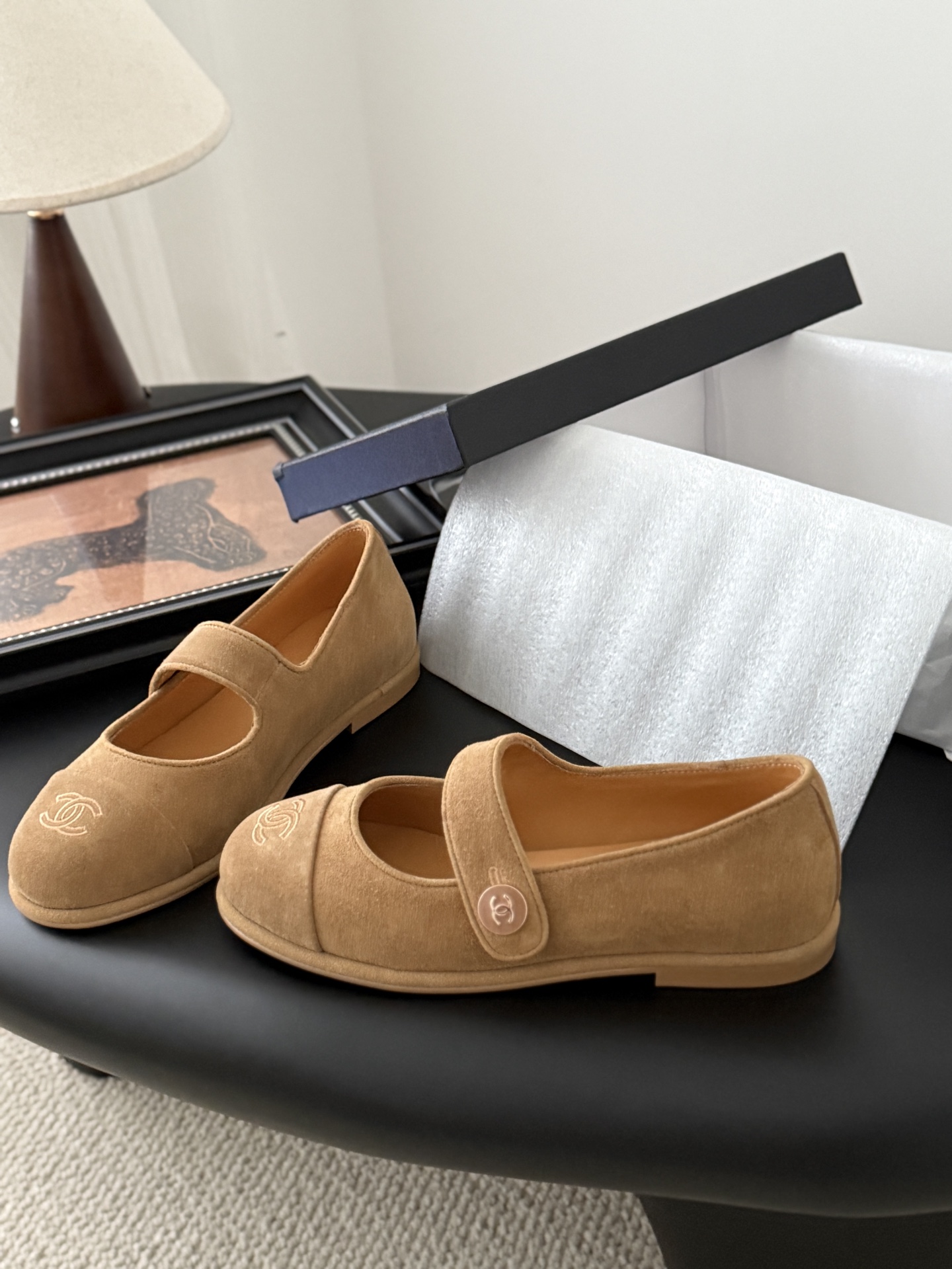 CHANEL シャネル マリージュ レディース メンズ兼用 シンプル 高級感 黒 ベージュ 38サイズ 丸洗いOK 通勤 通学 旅行 2WAY ローファー 35文字 - 画像 2