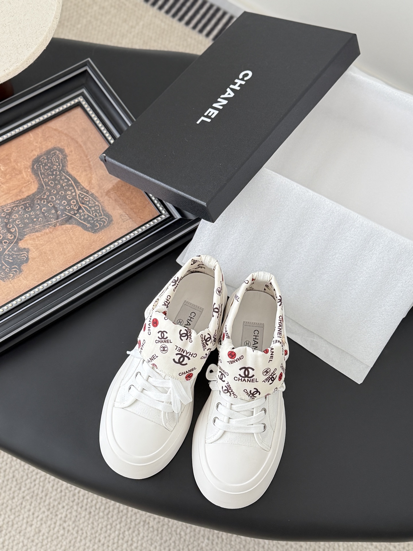 シャネル シューズ レディース メンズ 兼用 ブラック ホワイト 2WAY シンプル 通勤 通学 撥水 白色 シューズ レディース メンズ 兼用 通勤 通学 2WAY 撥水 白色
