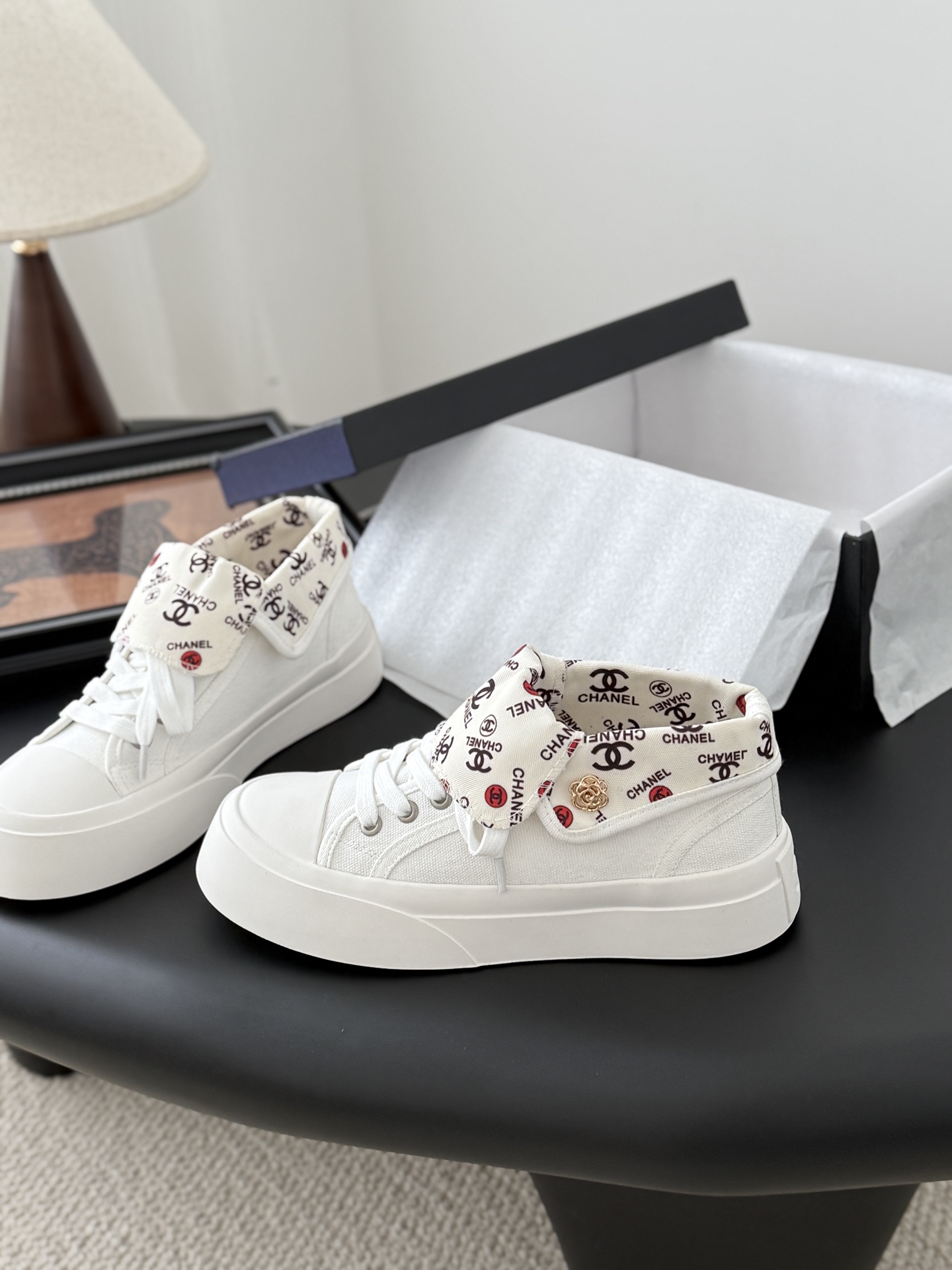 シャネル シューズ レディース メンズ 兼用 ブラック ホワイト 2WAY シンプル 通勤 通学 撥水 白色 シューズ レディース メンズ 兼用 通勤 通学 2WAY 撥水 白色 - 画像 2