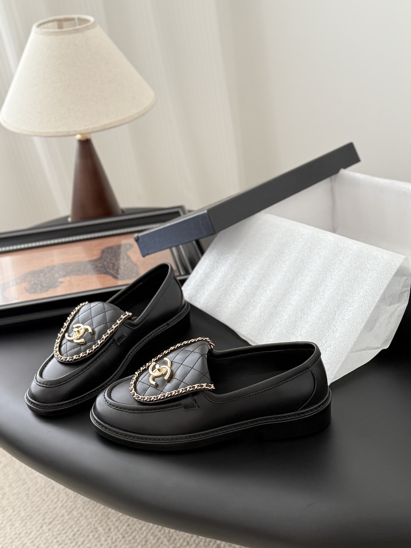 CHANEL シャネル ローファー フラットシューズ 本革 ブラック - 画像 2