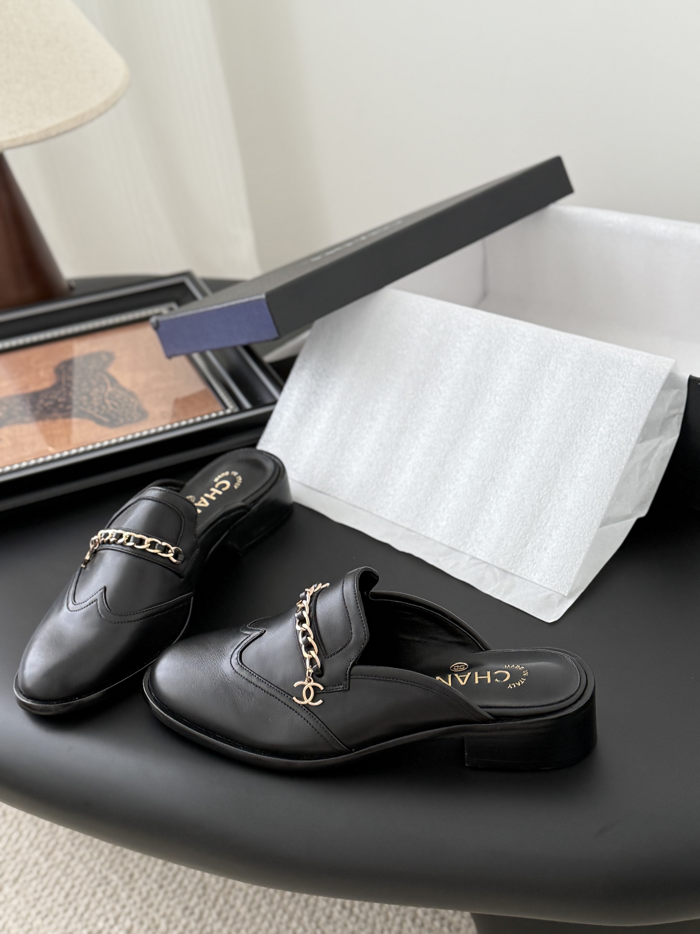 シャネル ローファー レディース メンズ 兼用 高級感 通勤 通学 黒 2WAY 鎖 チェーン 丸洗いOK - 画像 2