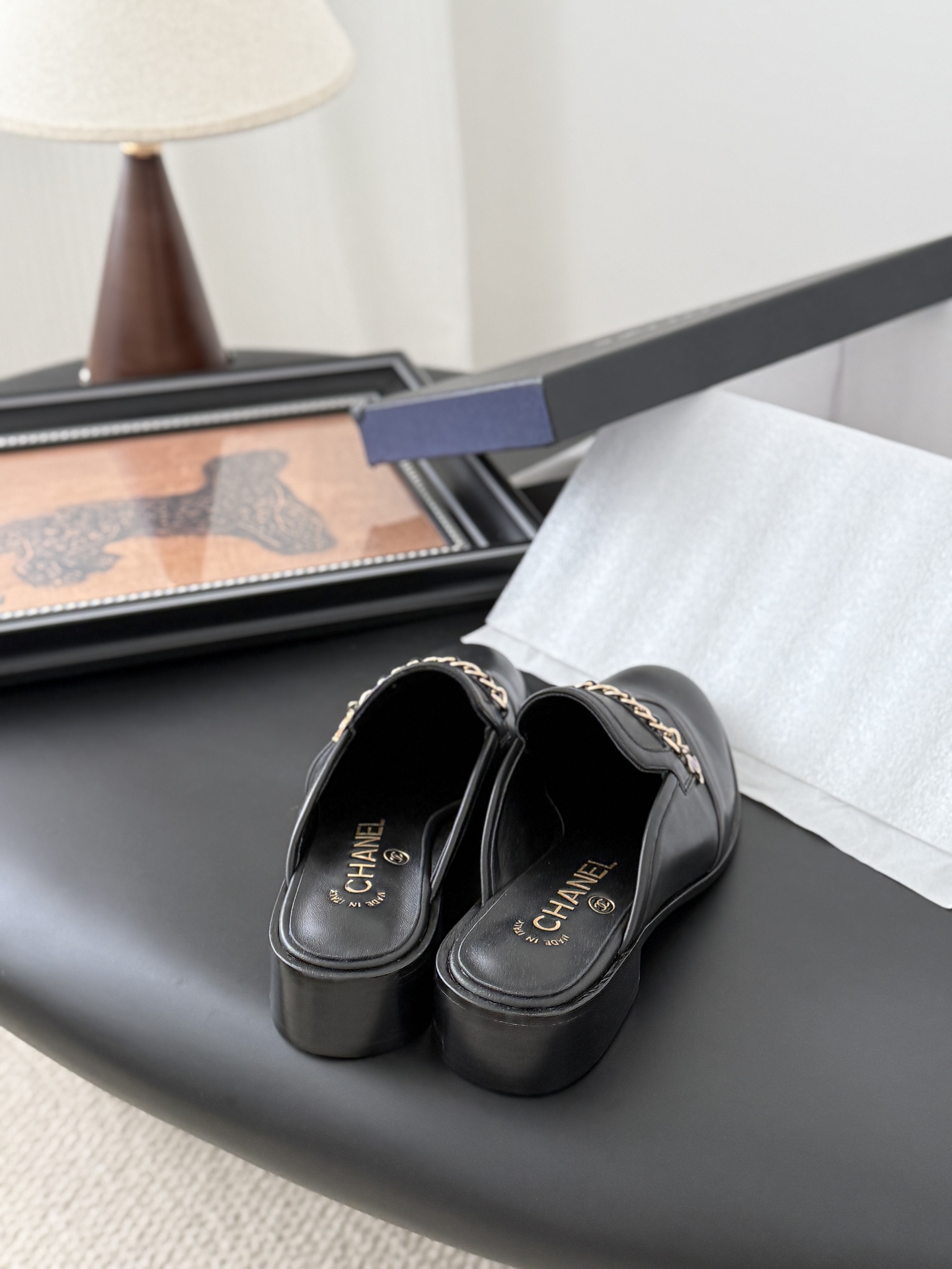 シャネル ローファー レディース メンズ 兼用 高級感 通勤 通学 黒 2WAY 鎖 チェーン 丸洗いOK - 画像 3