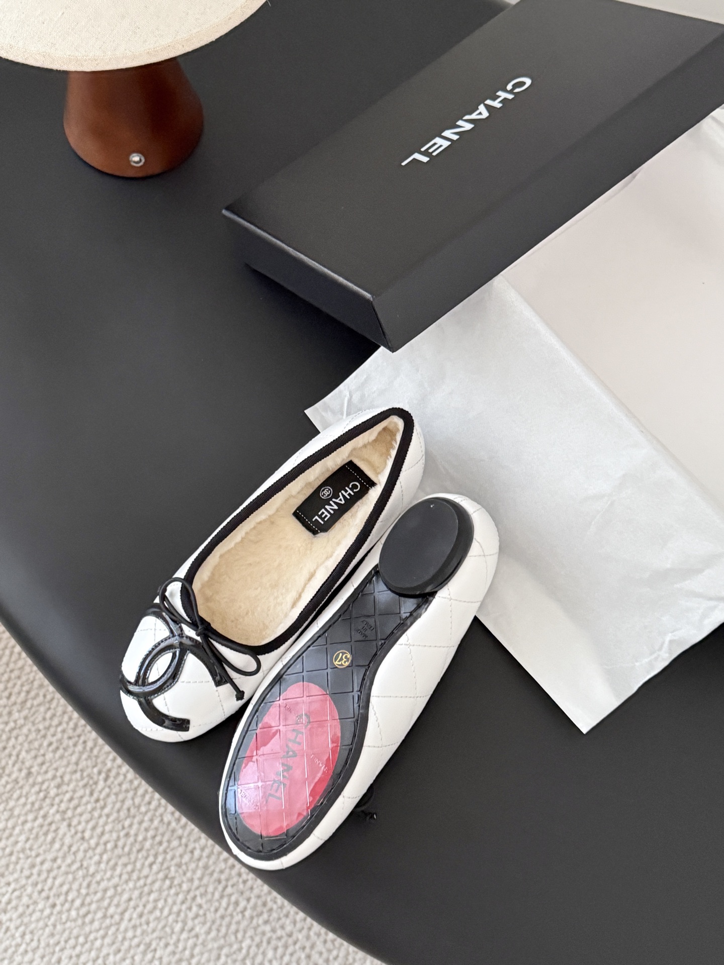 シャネル シューズ レディース メンズ 兼用 通勤 通学 シンプル 白 黒 人気 フェイクファーグリップ ミュール 37 38 39 40 - 画像 8